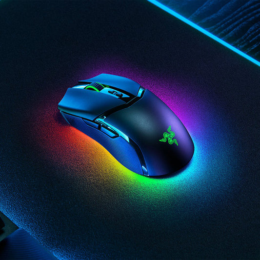 Razer Cobra Pro - ماوس ألعاب لاسلكي أبيض قابل للتخصيص مزود بتقنية Razer Chroma™ RGB 